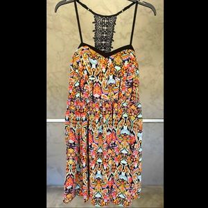 2000s colorful, patterned knee length Xhilaration dress. Size: XL Pockets!